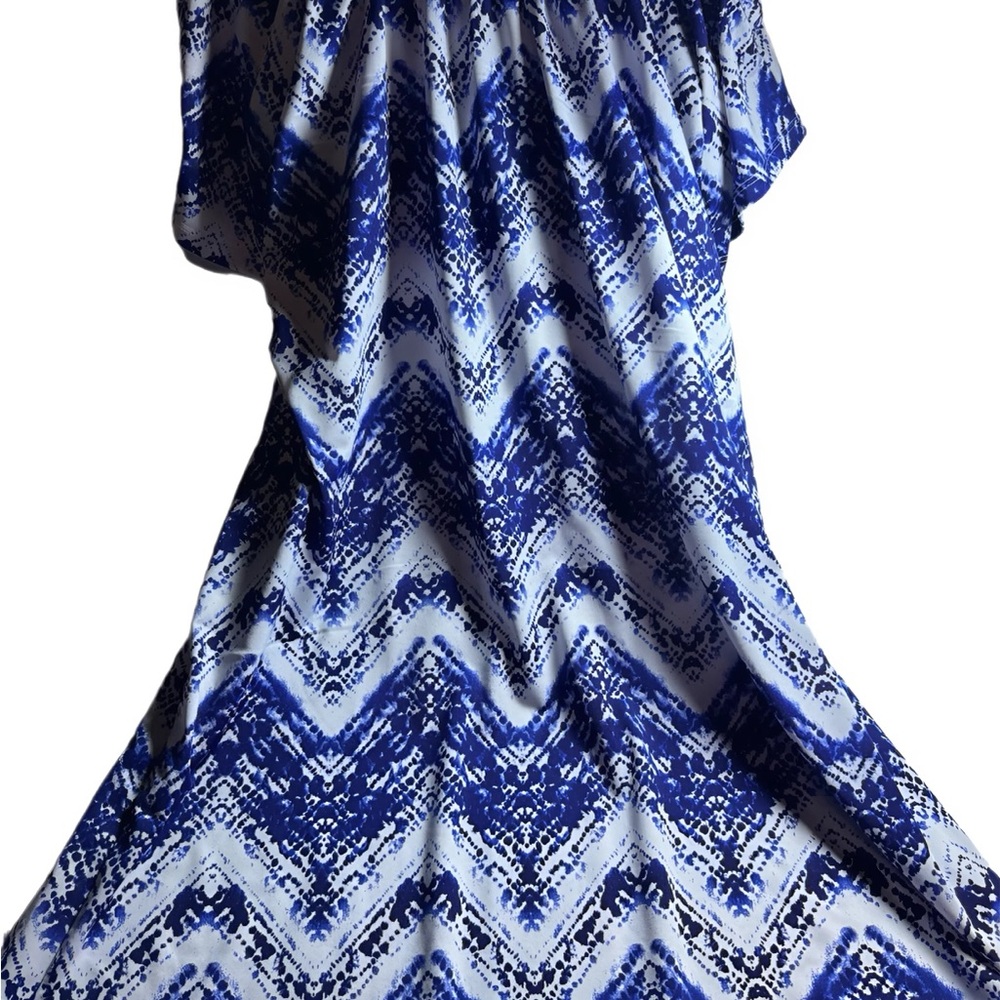 Venus cold shoulder top women size M blue white chevron ikat print blouse